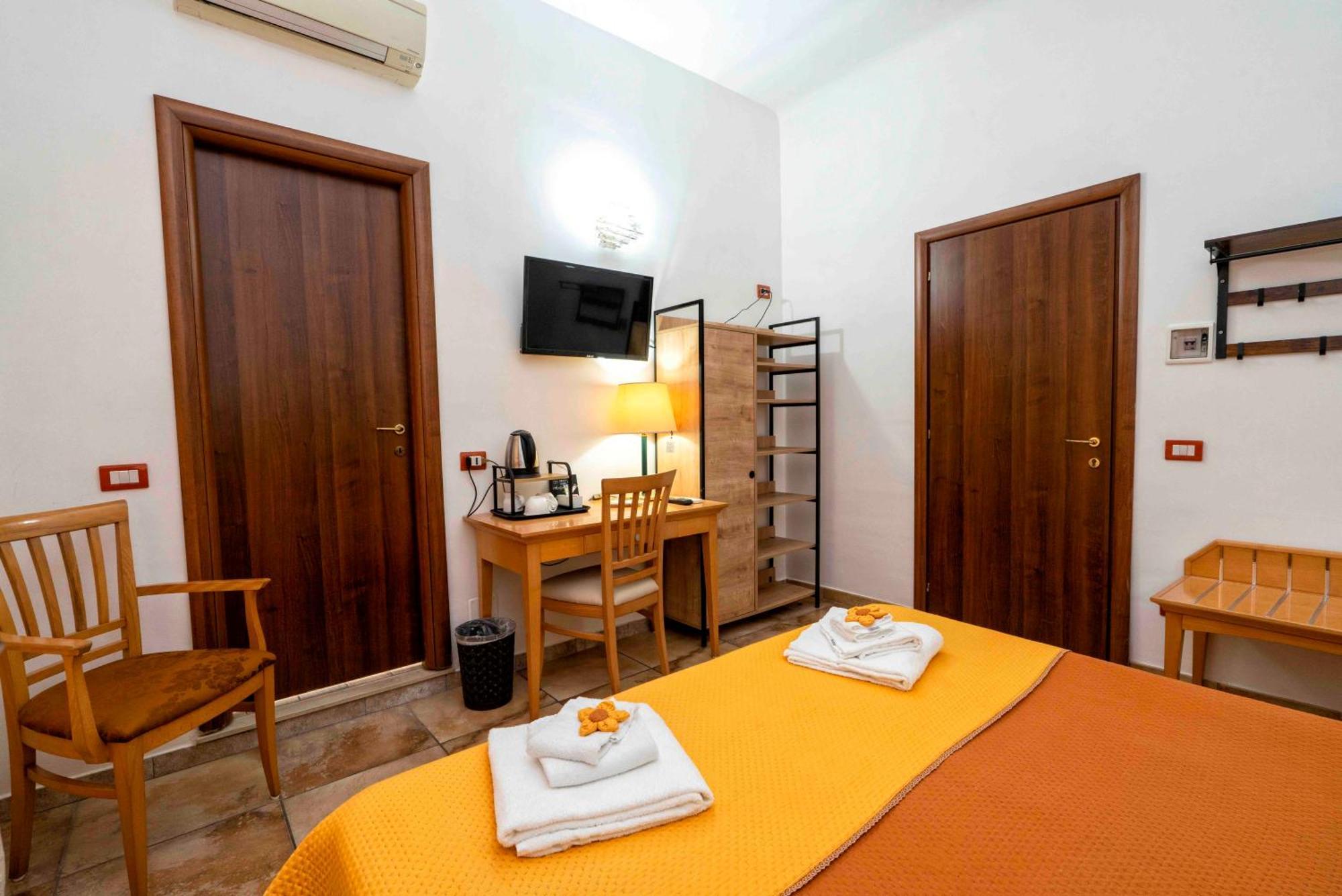 Rodoflor Rooms Кастелламмаре-ди-Стабия Экстерьер фото