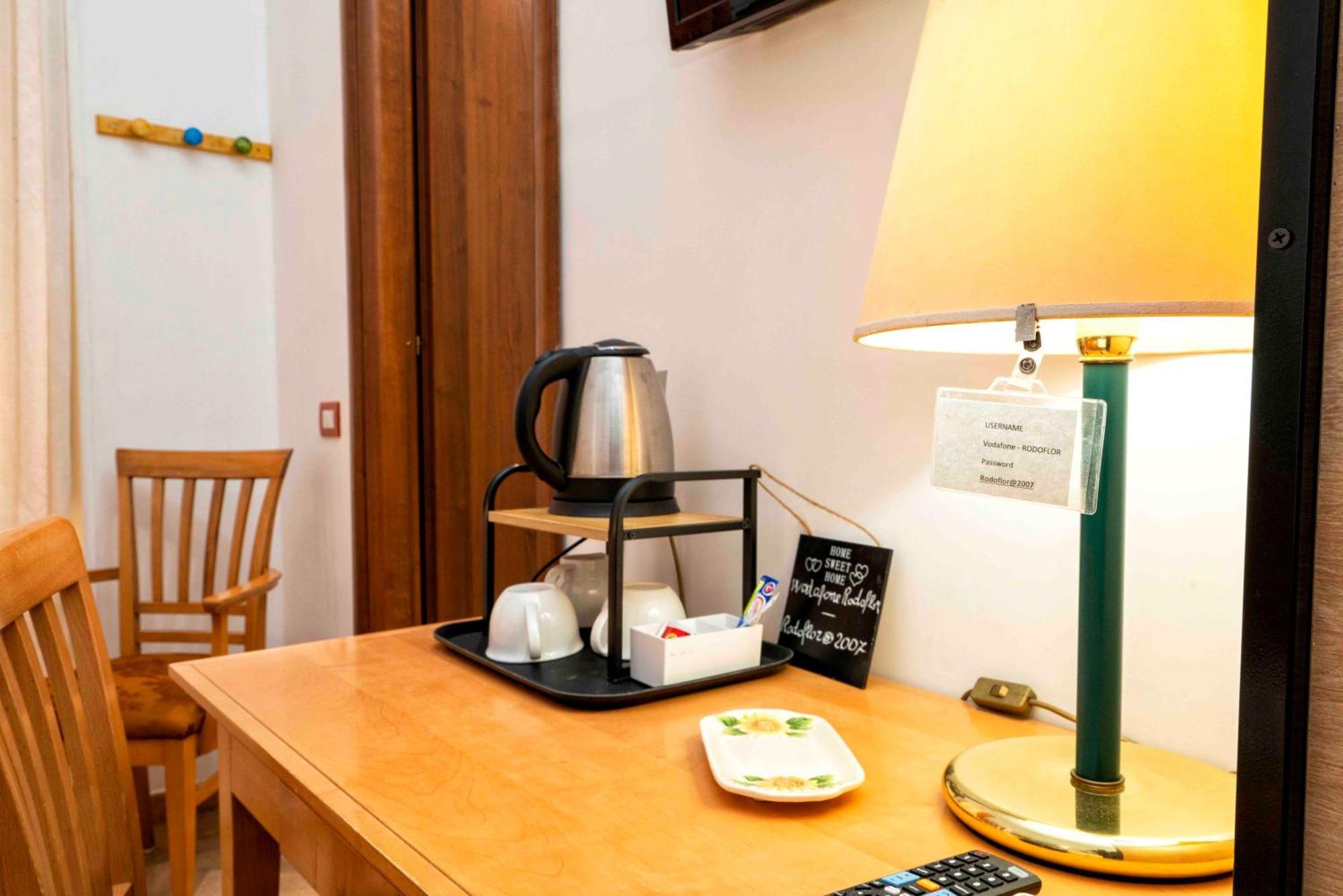 Rodoflor Rooms Кастелламмаре-ди-Стабия Экстерьер фото